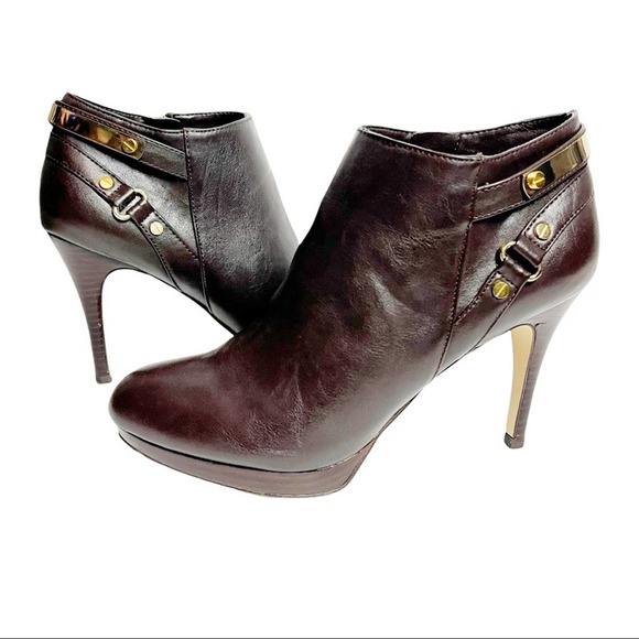 Marc Fisher Dark Brown Blaine3 Faux Leather Gold Accent Booties Size 8 - Picture 4 of 11